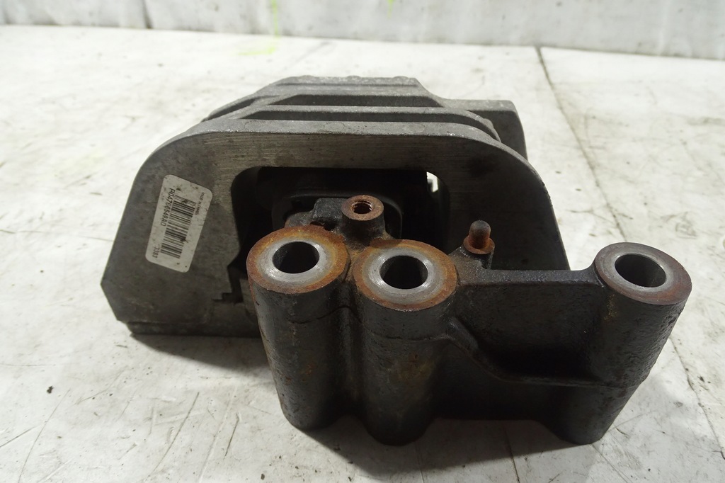 фото №15, Fiat freemont 2.0 кронштейн подушка двигуна 04766549ad