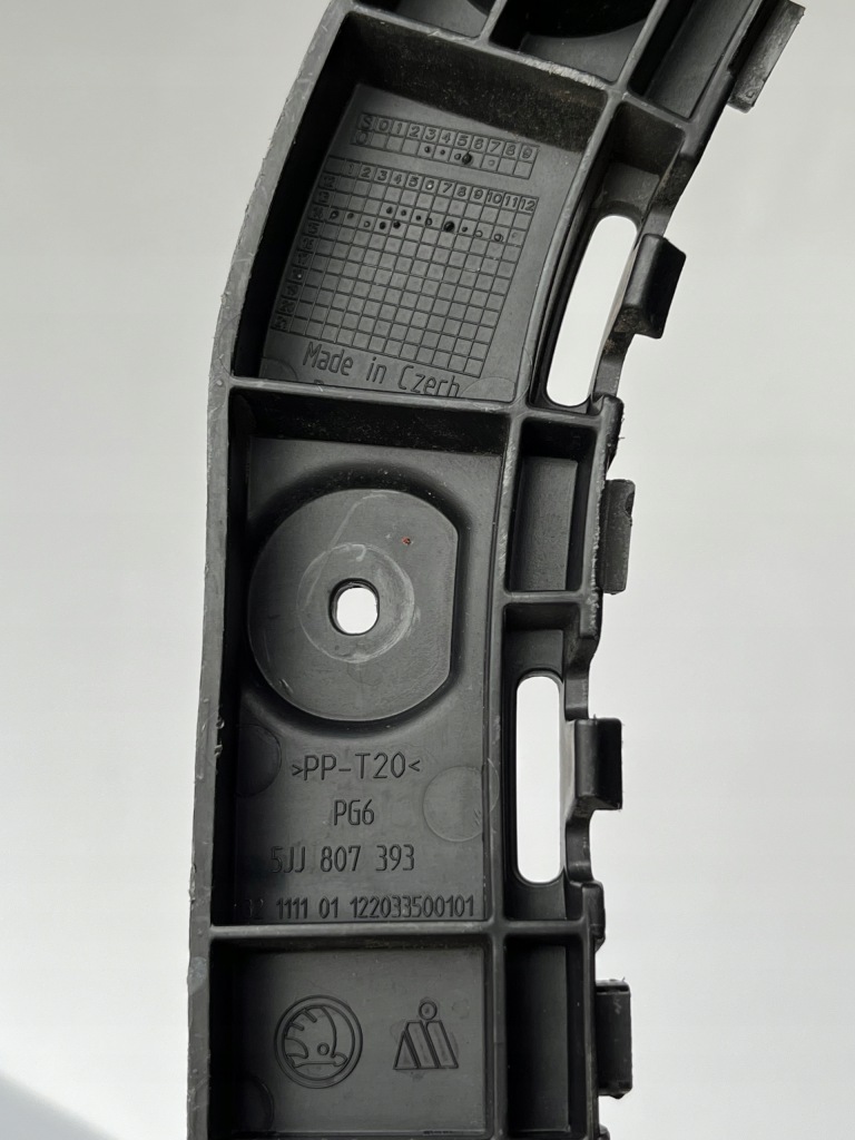 фото №3, Напрямна кронштейн бампера лівий задня skoda rapid