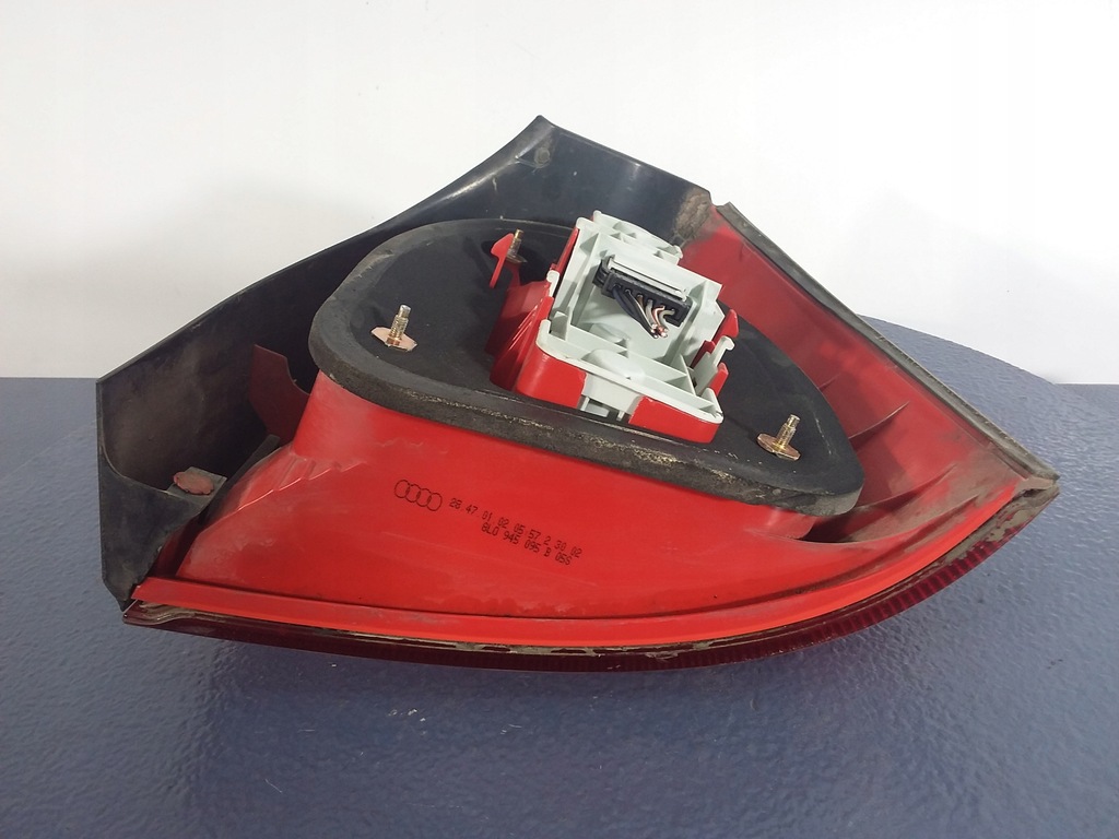 фото №5, Audi a3 8l lift лампа задняя левая 8l0945095b