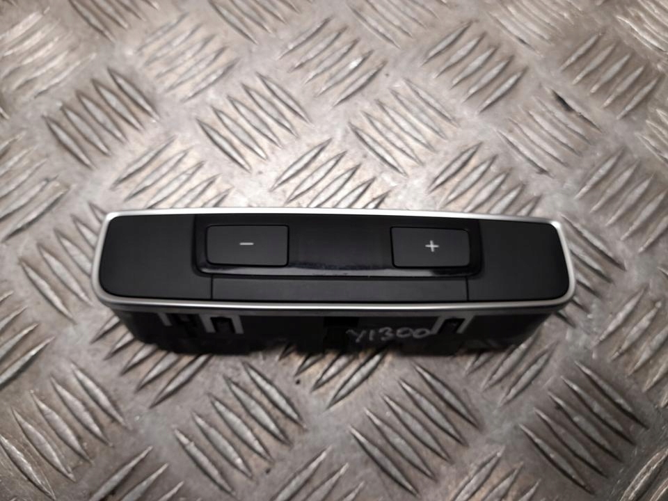 фото №1, Audi a4 s4 b9 2019 права сторона панель кондиціонера