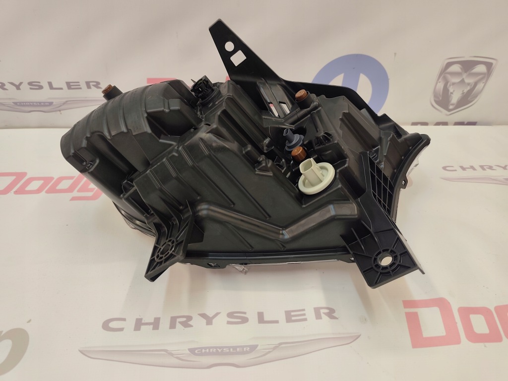 Dodge durango 21-25 лампа ліва передня mopar led Недорого