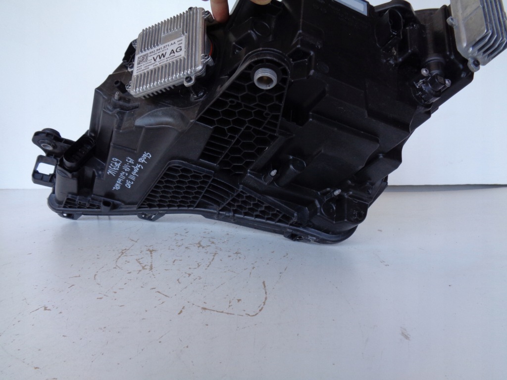 Фара правий фара skoda superb 3 3v 19- рестайлінг  full led в Україні