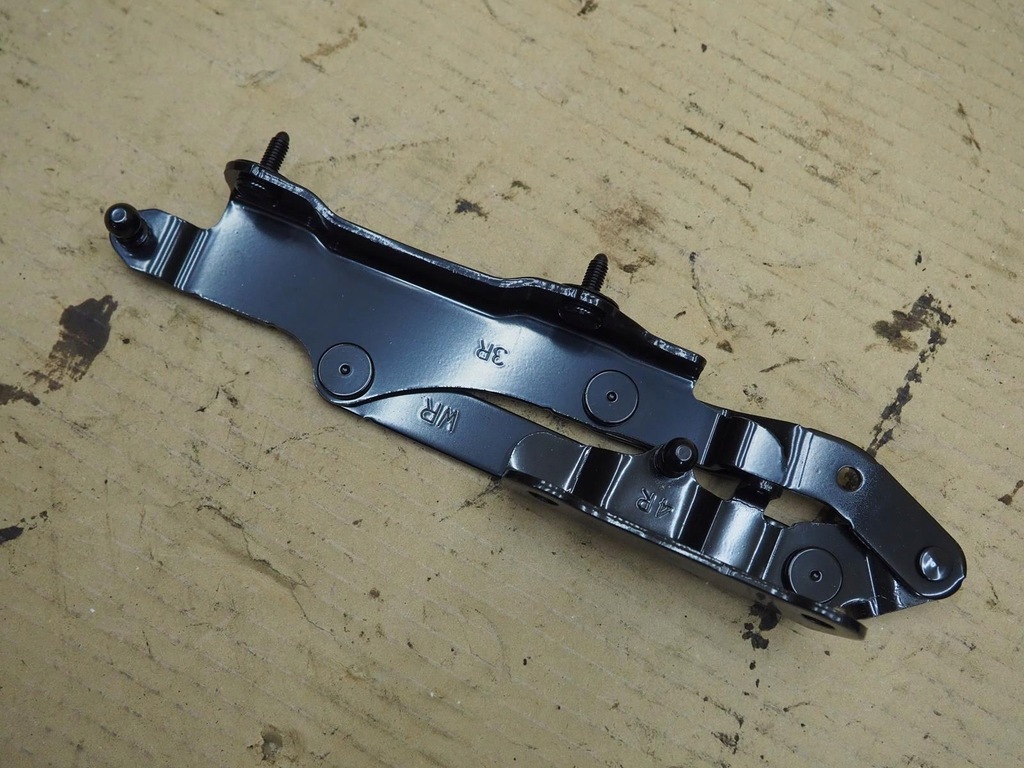 фото №6, Петля кришки mazda mx5 nd правий