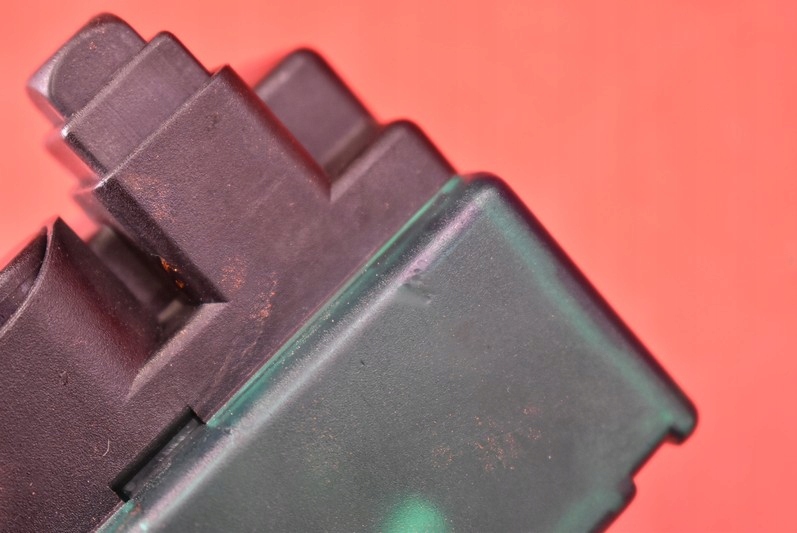 фото №10, Вимикач кнопка відкривання кришки a802 alfa romeo gtv 95-06