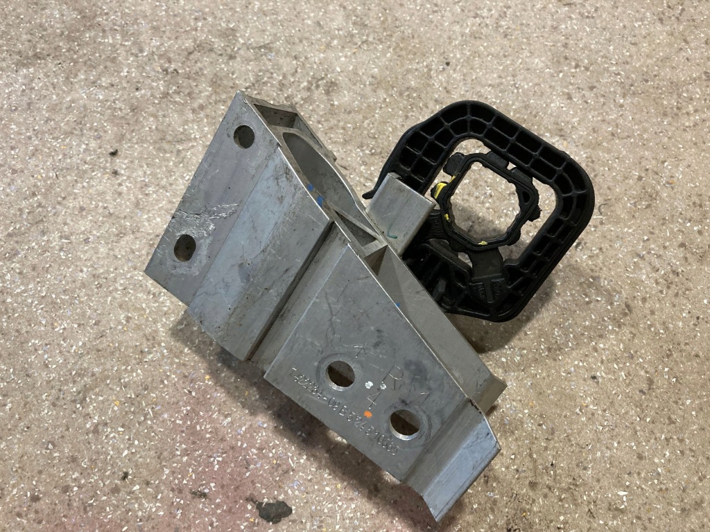 фото №12, Кронштейн радиатора правая сторона bmw 3 g20 g21 7422234