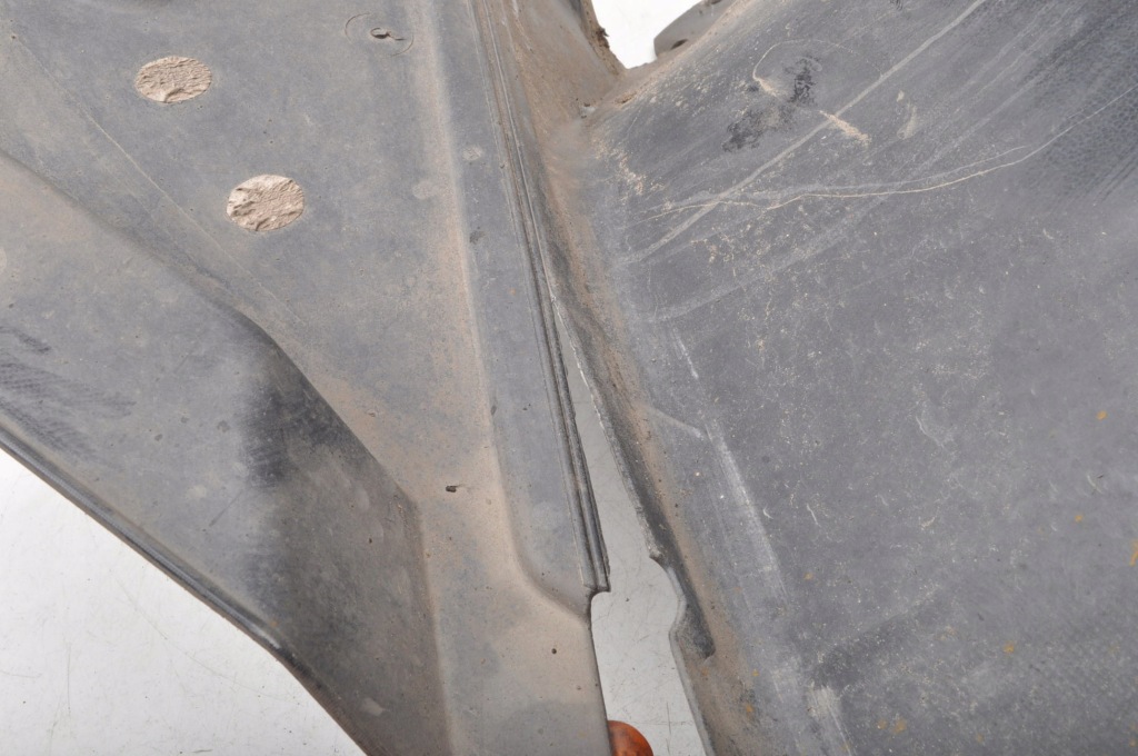 Mercedes w204 підкрилок лівий перед передні a2046981130 Недорого