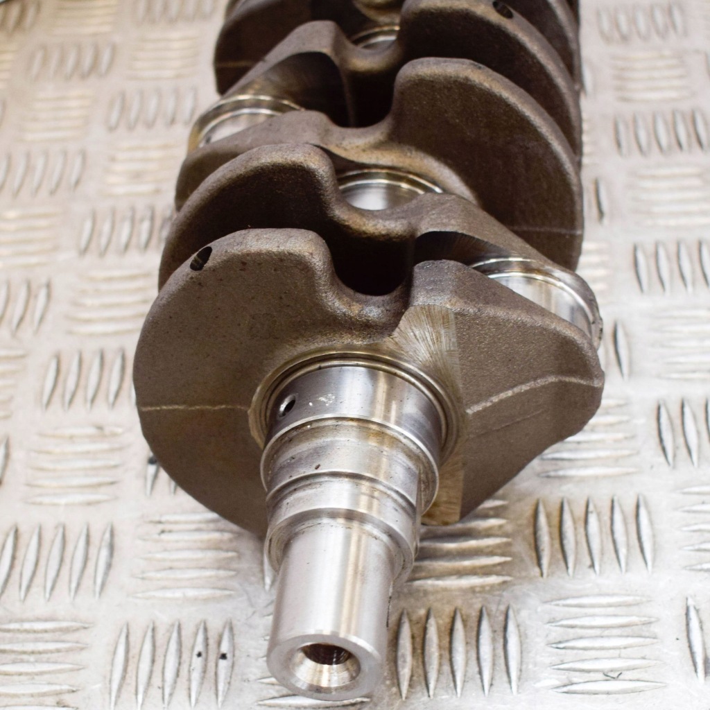 Volvo c30 2011 wał коленчатый в Украине