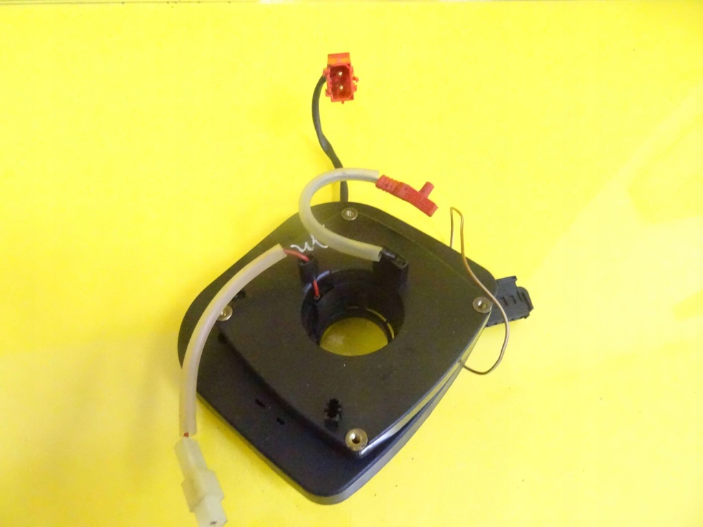 Стрічка pod кермо audi a4 b5 4d0951543d nr1052 Зі Шроту