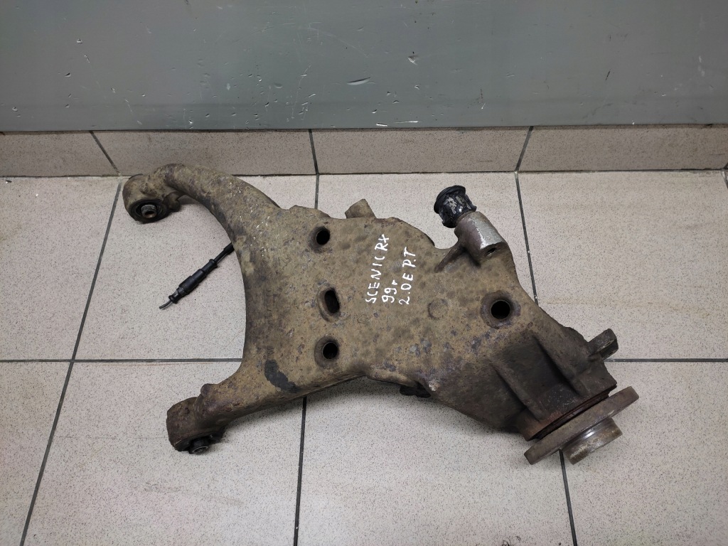 фото №1, Renault scenic rx 2.0 поворотный кулак ступица правая задняя