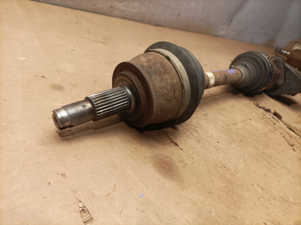 Приводной вал правая  перед 1.4 multiair jeep renegade Цена