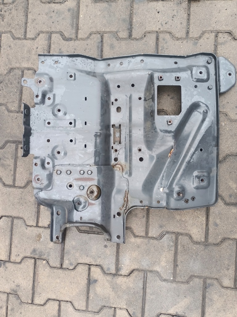 фото №2, Лист кронштейн кронштейн крила scania r ngs