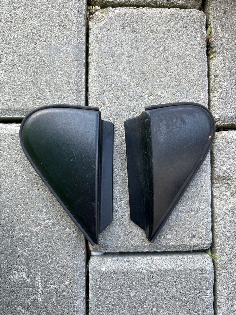 фото №1, Накладка треугольник toyota iq