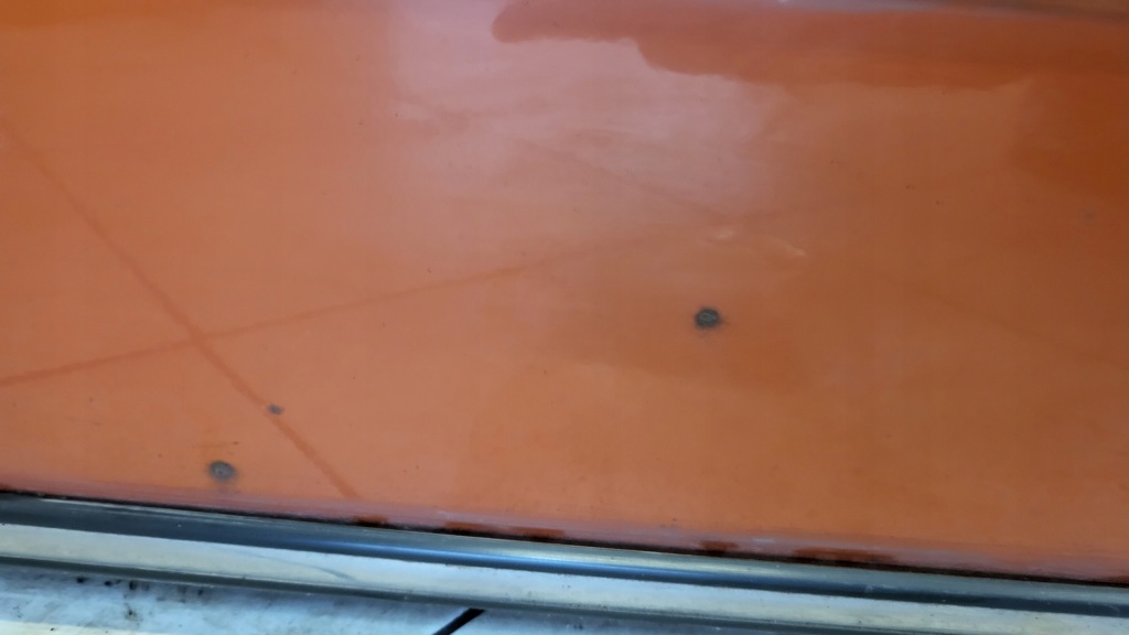 Дверь левое  задняя mercedes w123 универсал без ржавчина Доставка