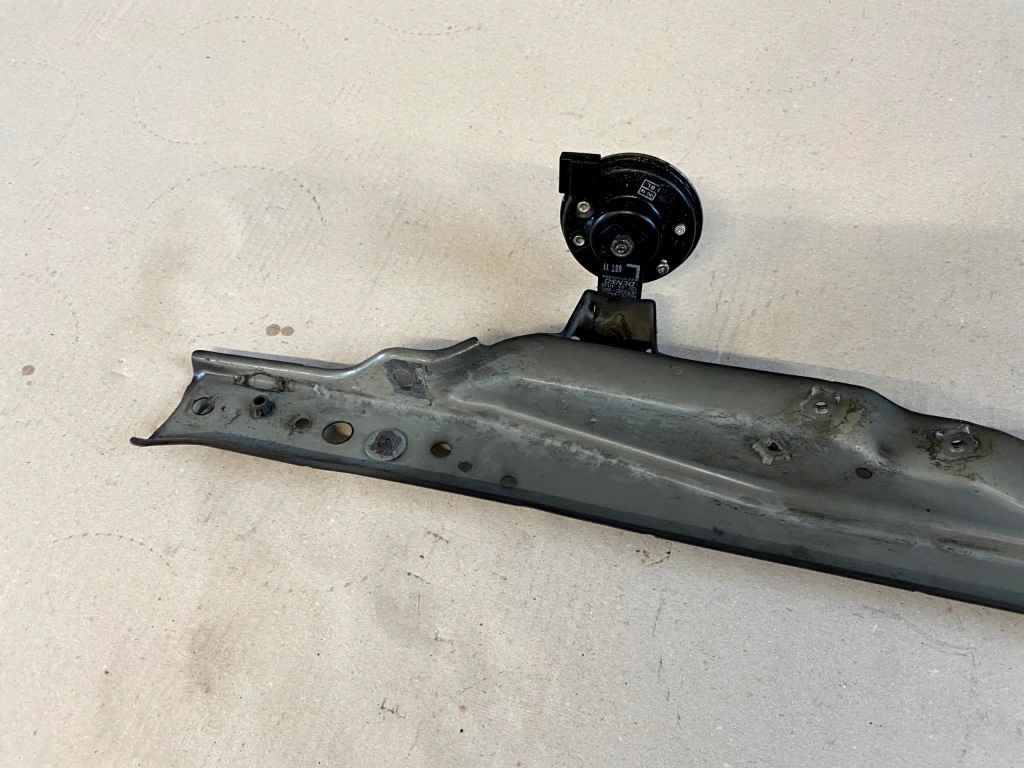 фото №7, Toyota hilux viii 8 15- усилитель передний верхний поперечина клаксон pas передний