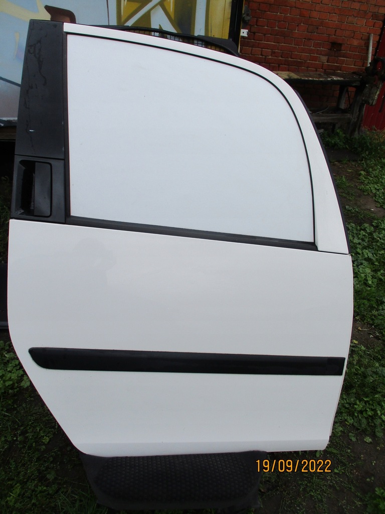 фото №1, Praktik roomster 2012 передняя правая дверь правое задние lf9e