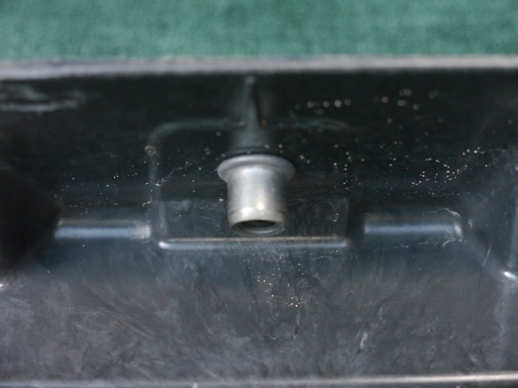 фото №3, Конструкция задний заклёпки aston martin rapide rapide s