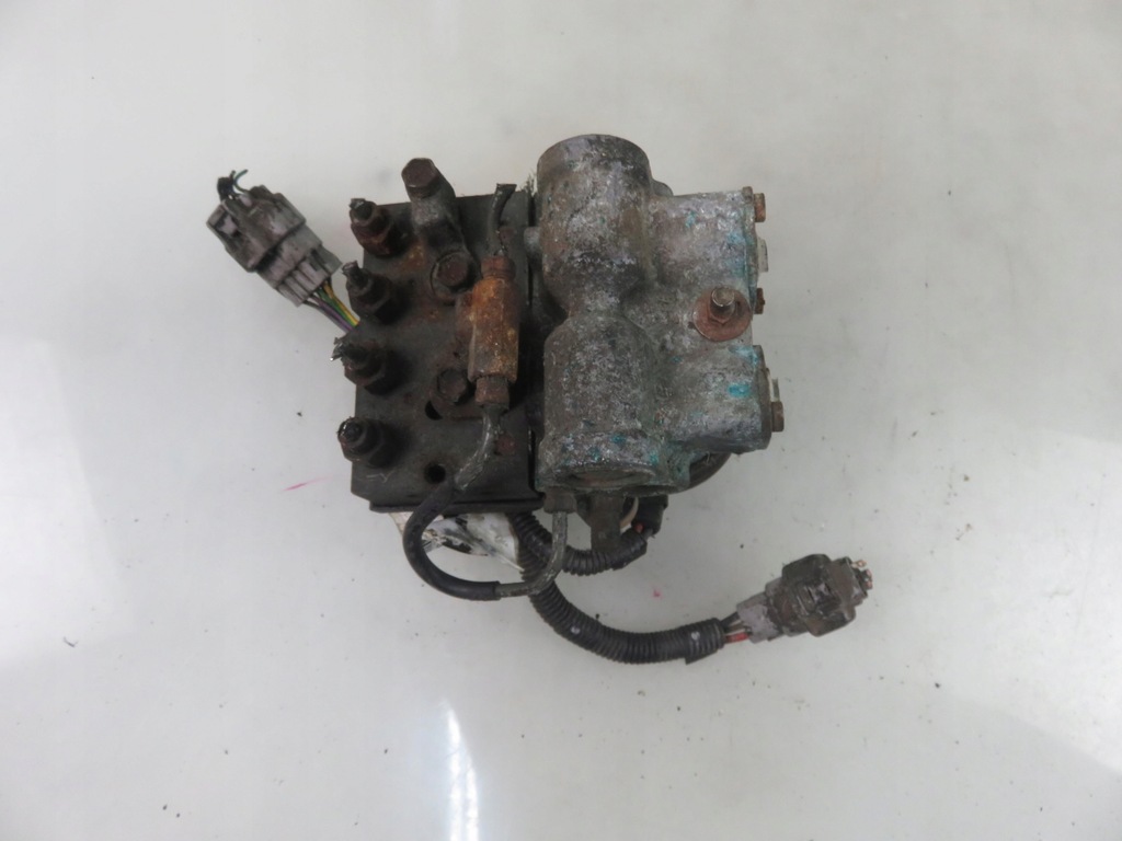 фото №12, Насос abs toyota corolla e10 4451012070