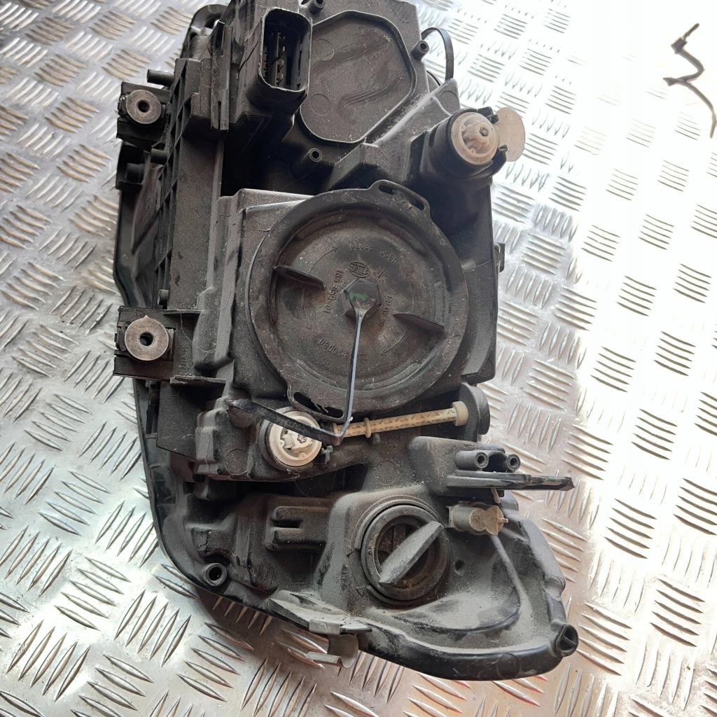 Лампа передняя левая usa bmw 3 f30 f35 f31 2016 736560008 usa Оригинал