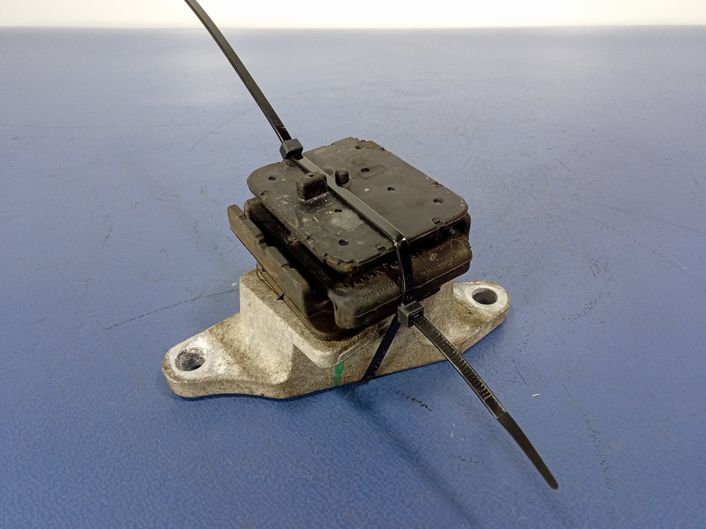 фото №5, Volvo s90 ii t6 2.0t 320km awd кронштейн ресора задня