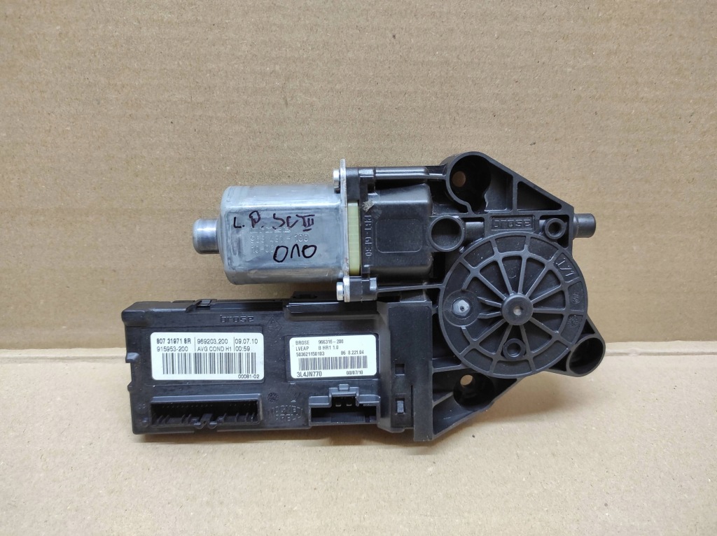 Купить Моторчик стекло левое  перед renault scenic 3 807319718r