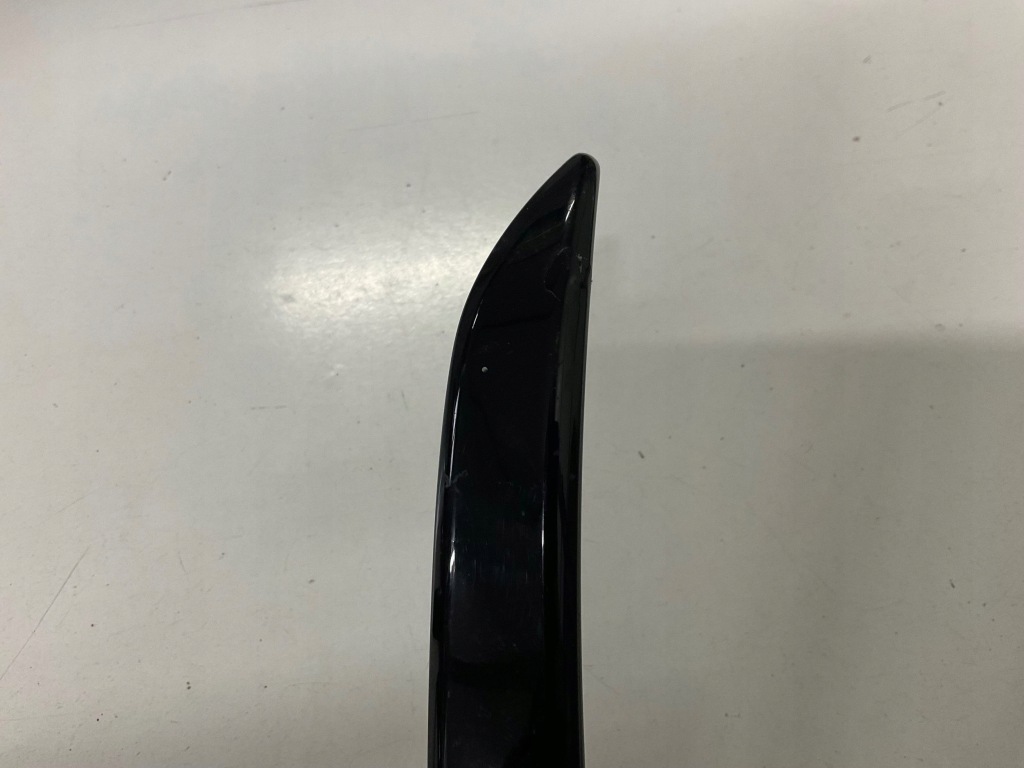 Накладка, молдинг спойлер перед mercedes cla w118 рестайлинг  35 amg правый  1 левое Доставка