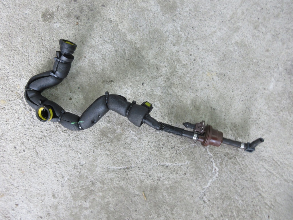 фото №1, Citroen c3 ii 2011 r. 1.4 8v трубка шланг вентиляция картера вентиляция картера
