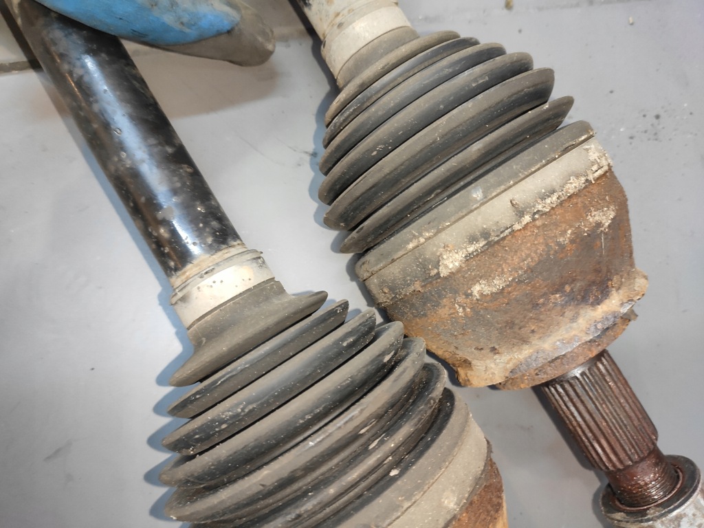 фото №9, Jeep cherokee kl 2.0 crd 13-18 приводной вал правый перед шарнир целая 52123760ab