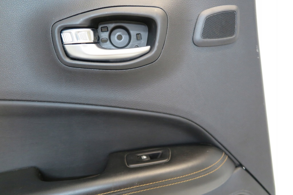 фото №3, Обшивка дверь левый задняя jeep compass ii