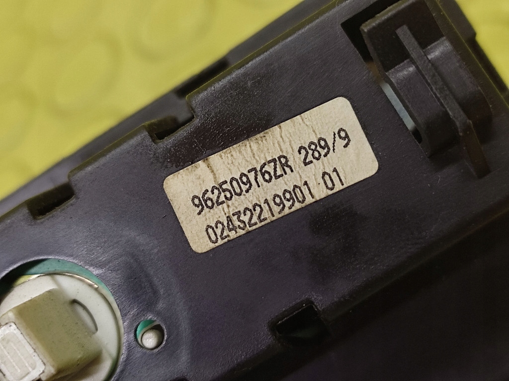 фото №7, Peugeot 206 дисплей 96250976zr