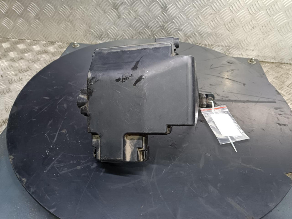 фото №1, Tesla model s коробка предохранителей 1013272-00-e