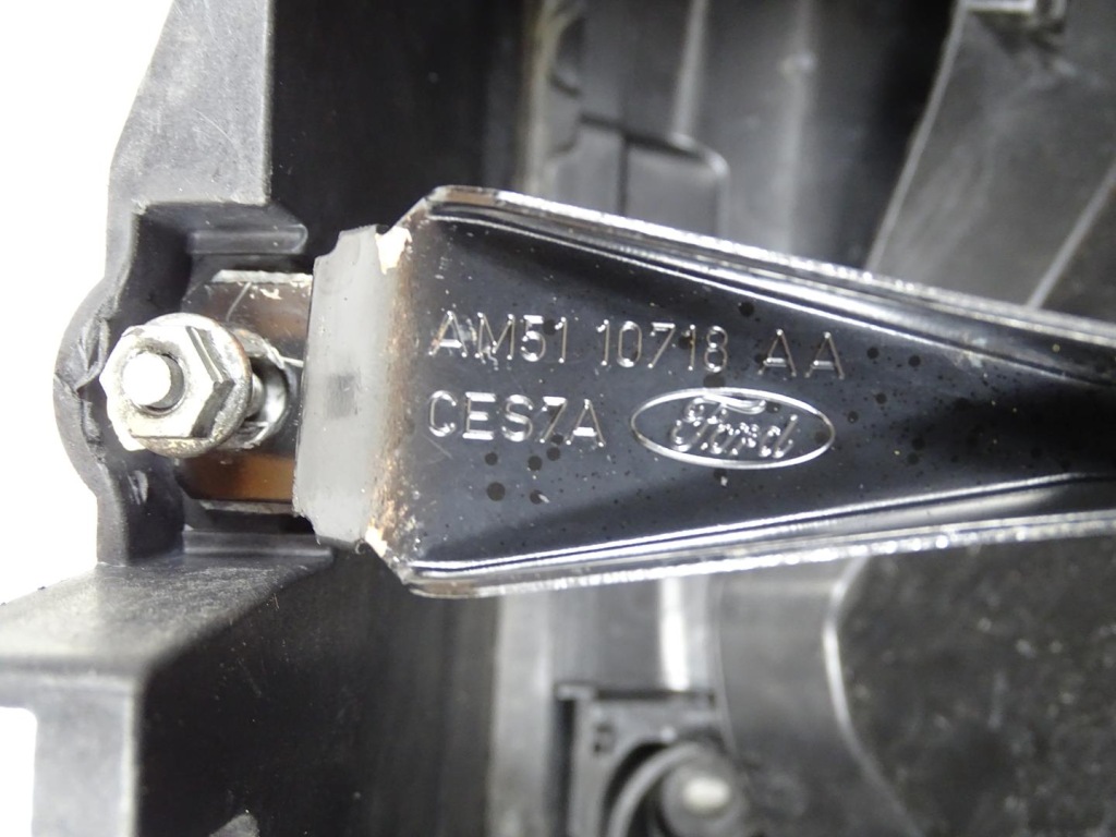 Основание корпус защита кронштейн аккумулятор ford focus iii 3 mk3 10-2018 Киев