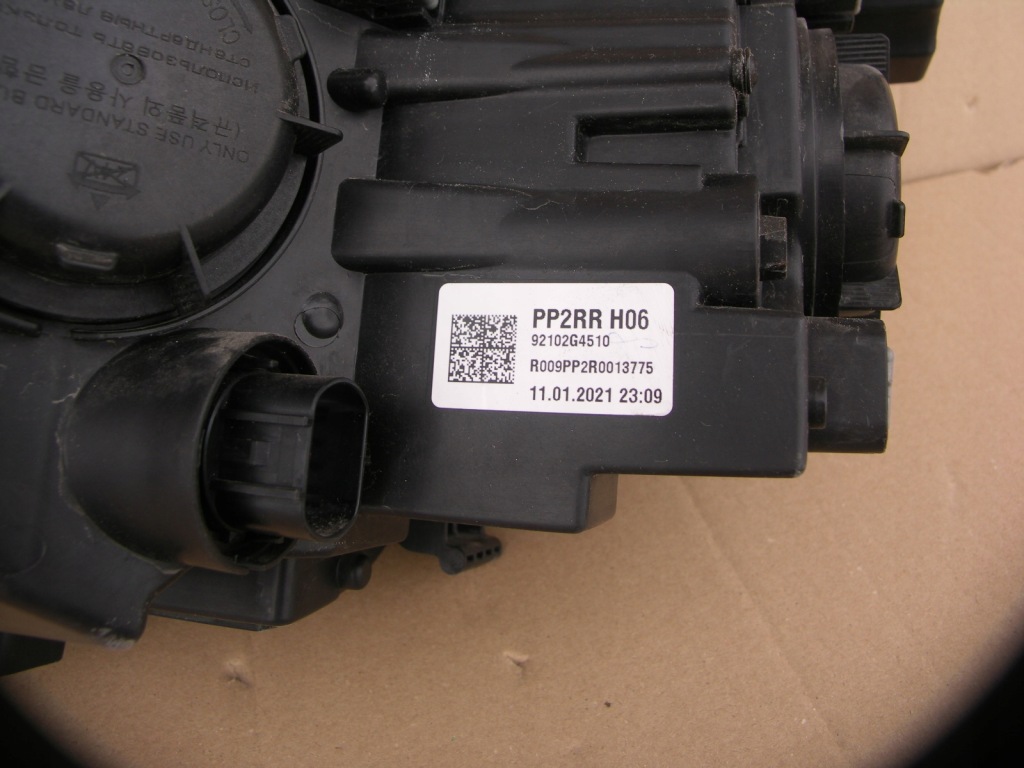 фото №7, Hyundai i30 iii 3 lift 20 - лампа передняя правая 92102-g4510