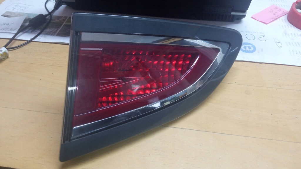 фото №1, Renault scenic iii lift лампа права задня кришки