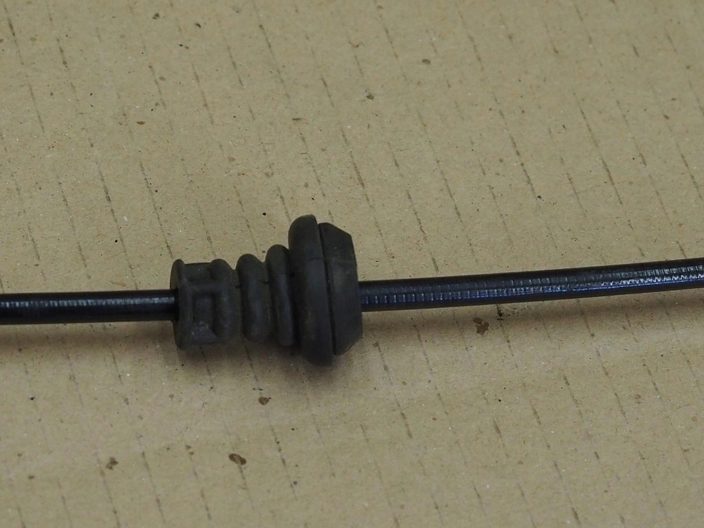 фото №8, Трос тяга капот перед vw id3 10a823535a