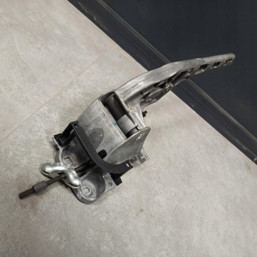 фото №9, Audi tt важіль гальма ручного 8j0711303a