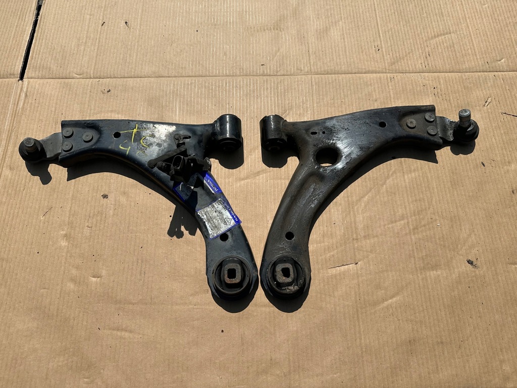 фото №1, Volvo xc40 рычаги передние комплект