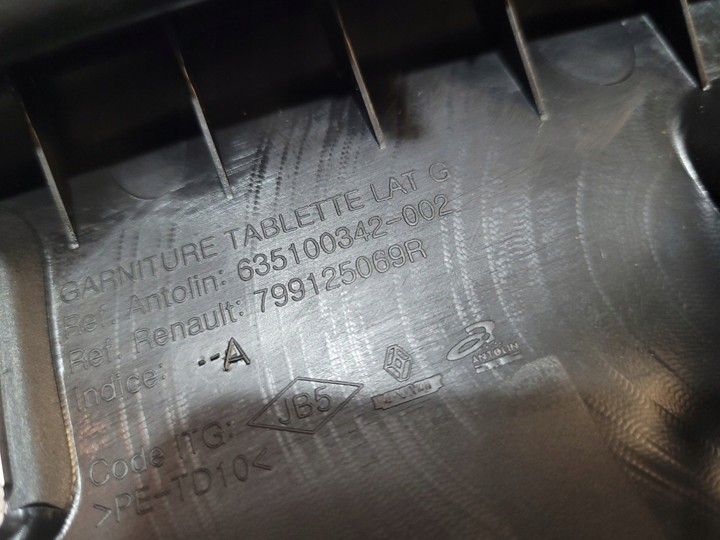 фото №10, Renault megane iv обшивка багажника левый 799125069r