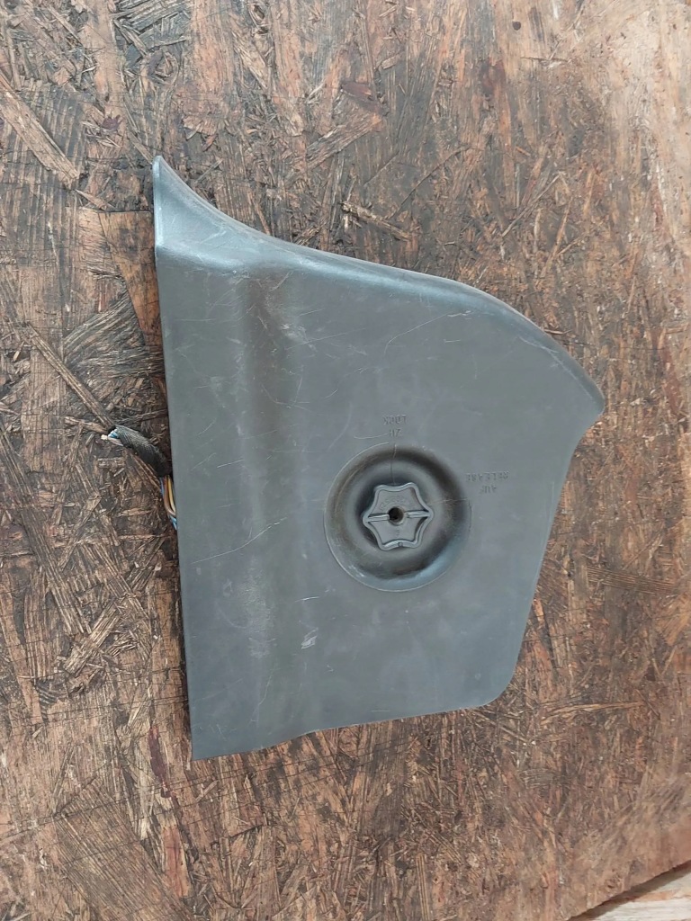 Вкладыш лампы левый левый задний  bmw e36 compact 9404428 Оригинал