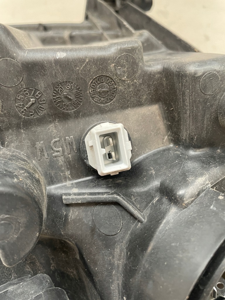 фото №13, Peugeot 107 лампа левая перед 81150-0h030 89032403