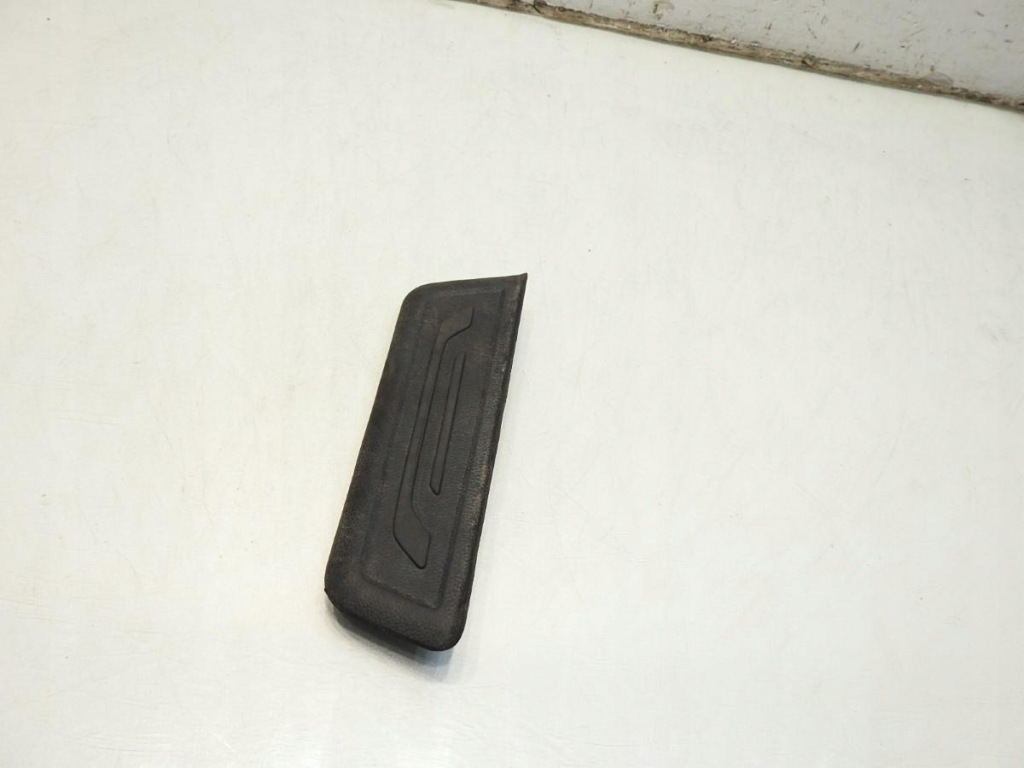 Молдинг накладка поріг правий задній kia sportage 3 85888-3u010 Недорого