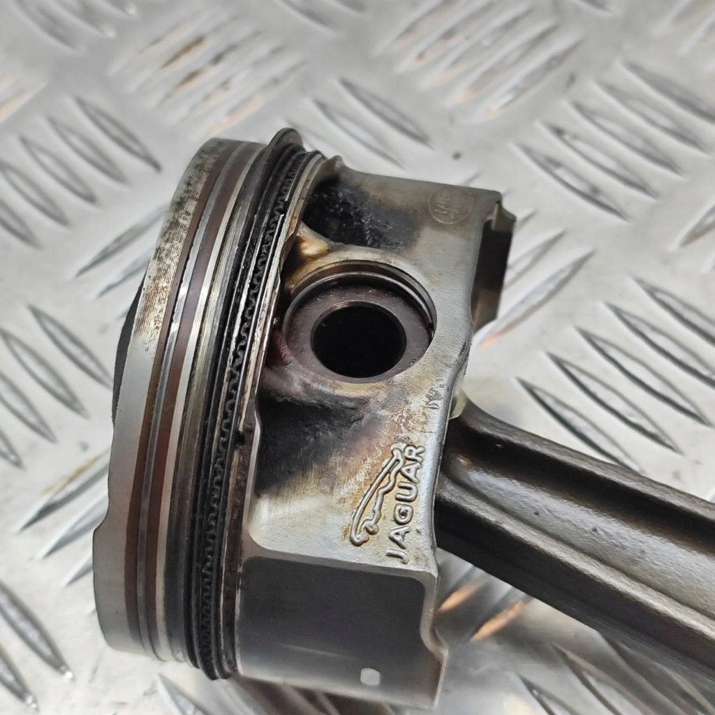 фото №7, Jaguar xj x351 2014 поршень