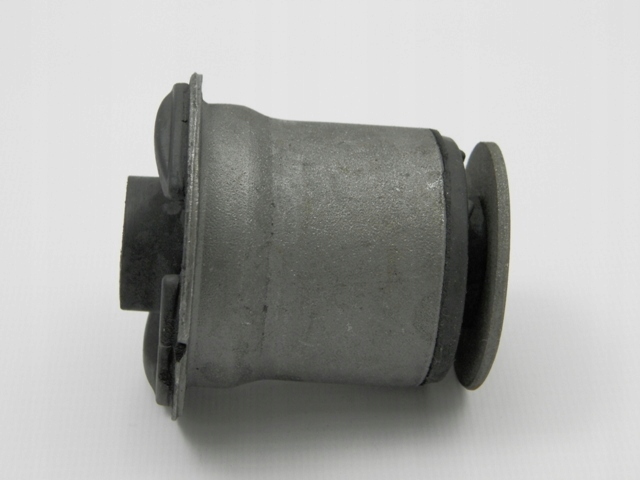 фото №4, Втулка задня важіль задня верхній jeep liberty 01-