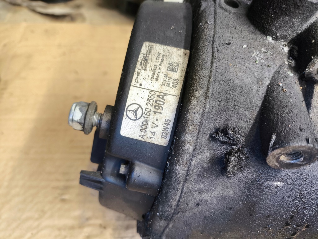 Mercedes w209 генератор mercedes-benz sprinter a0001502550 ? с Разборки