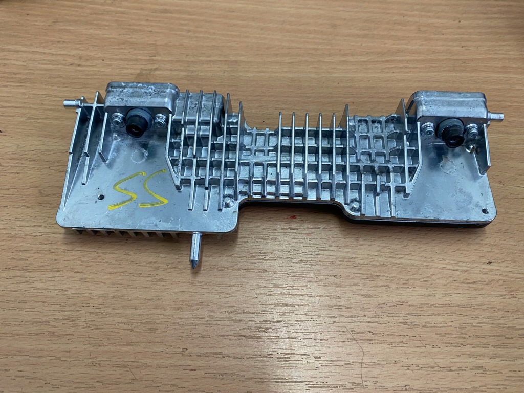 Купити Mercedes 247 камера скло перед 2479003308 оригінал