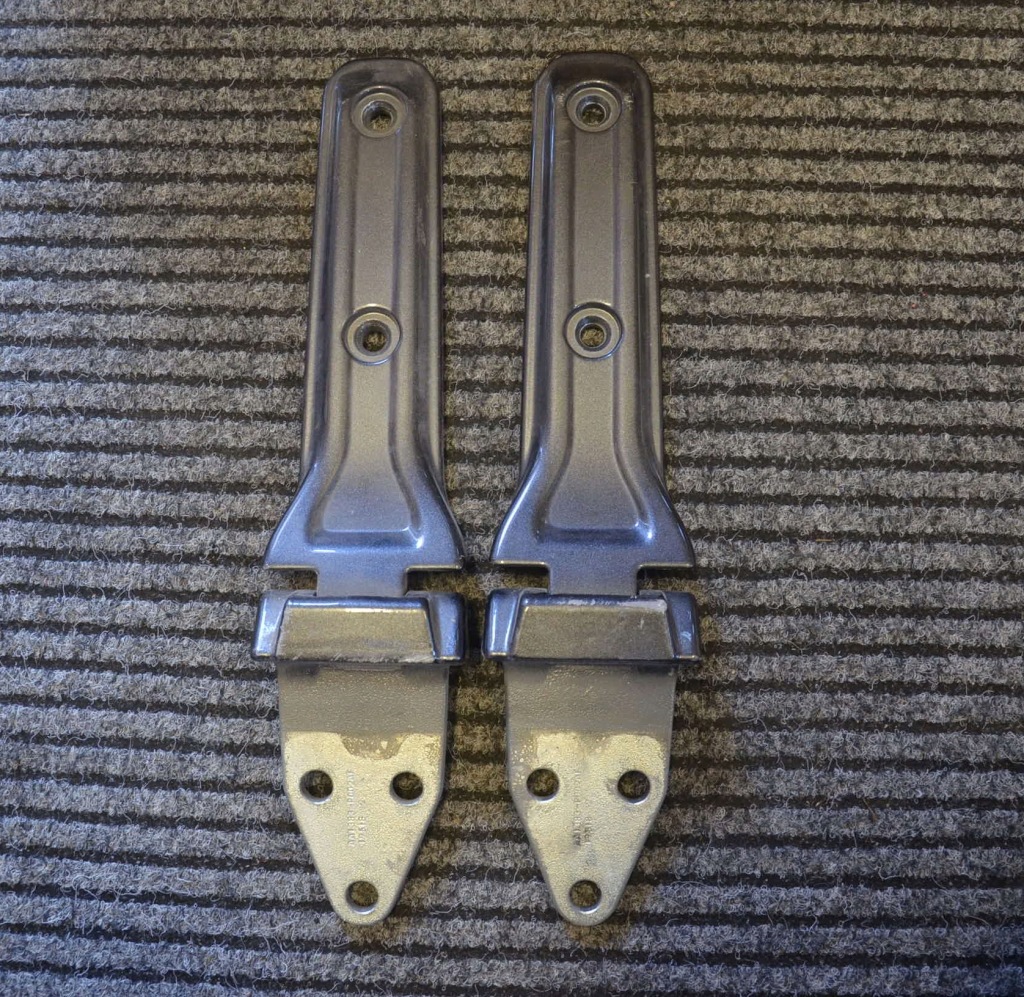 фото №1, Петли задний крышки jeep wrangler jl