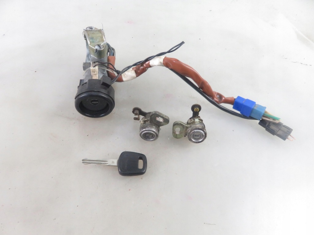 фото №1, Замок зажигания вкладыши subaru impreza ii x1t25172