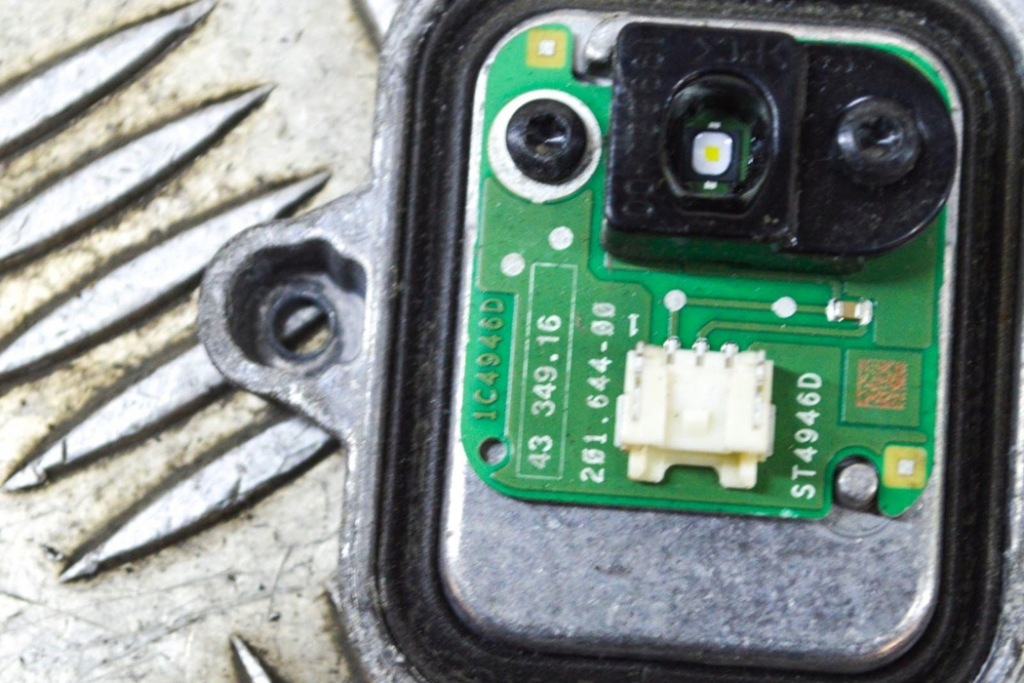 фото №5, Bmw 3 f30 f80 led освітлення керування unit 2.0 бензин гібрид 135kw 2017