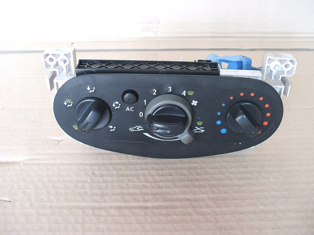 фото №1, Dacia logan i sandero панель кондиціонера обдув