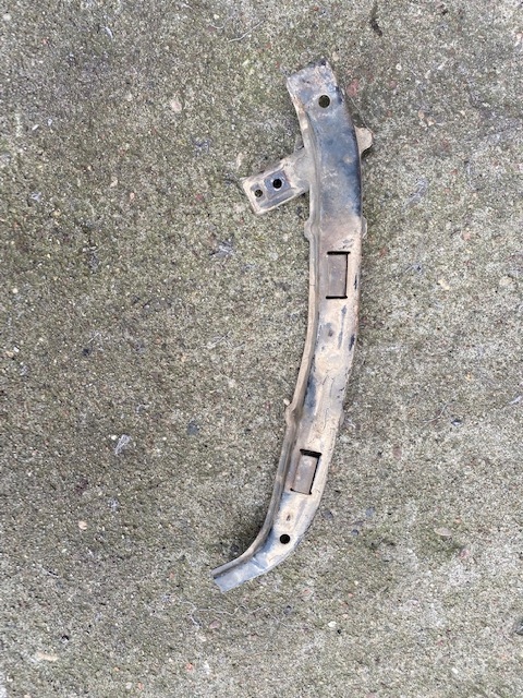 фото №1, Honda jazz ii направляющая правый передний pod фара