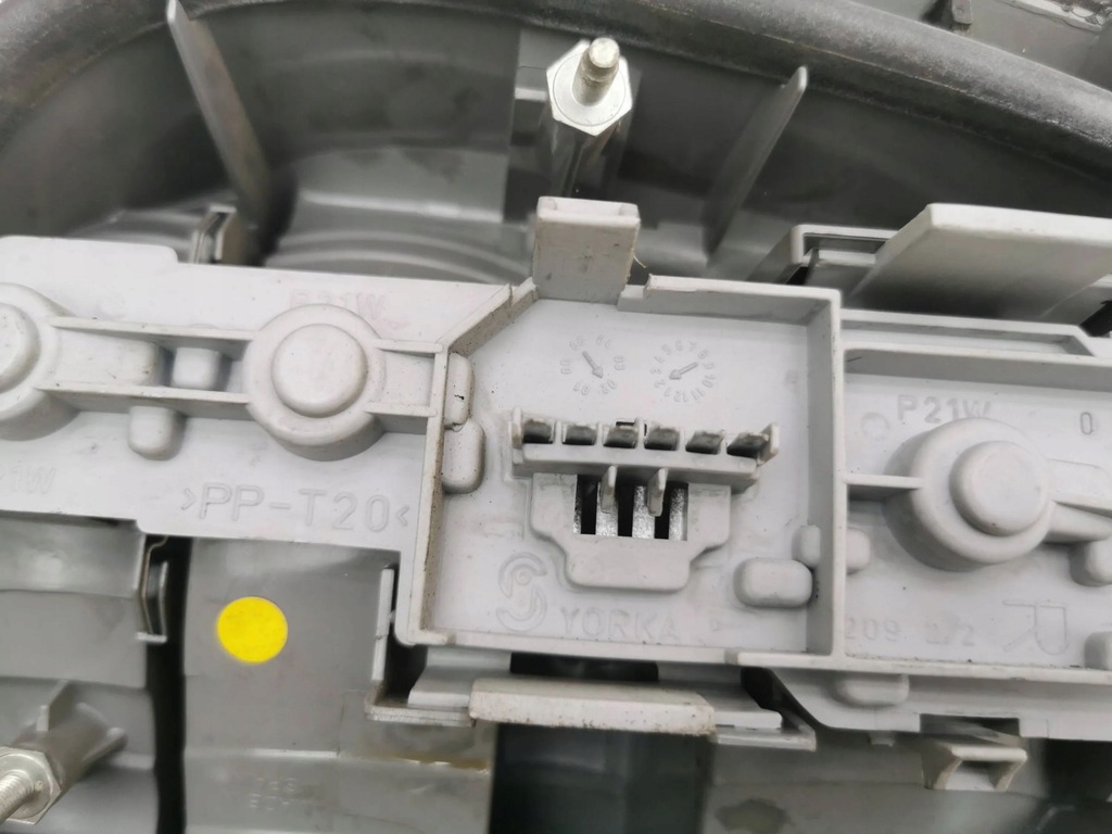 фото №6, Opel vectra c 2004 права сторона лампи задні